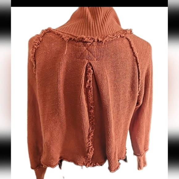 We The Free Free People Darcy Cropped Frayed Distressed Knit Sweater In Cedar S - Picture 7 of 14